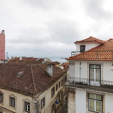 Com Vista Rio * Lisboa