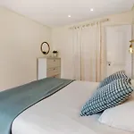 Apartment Com Vista Rio Lisbon